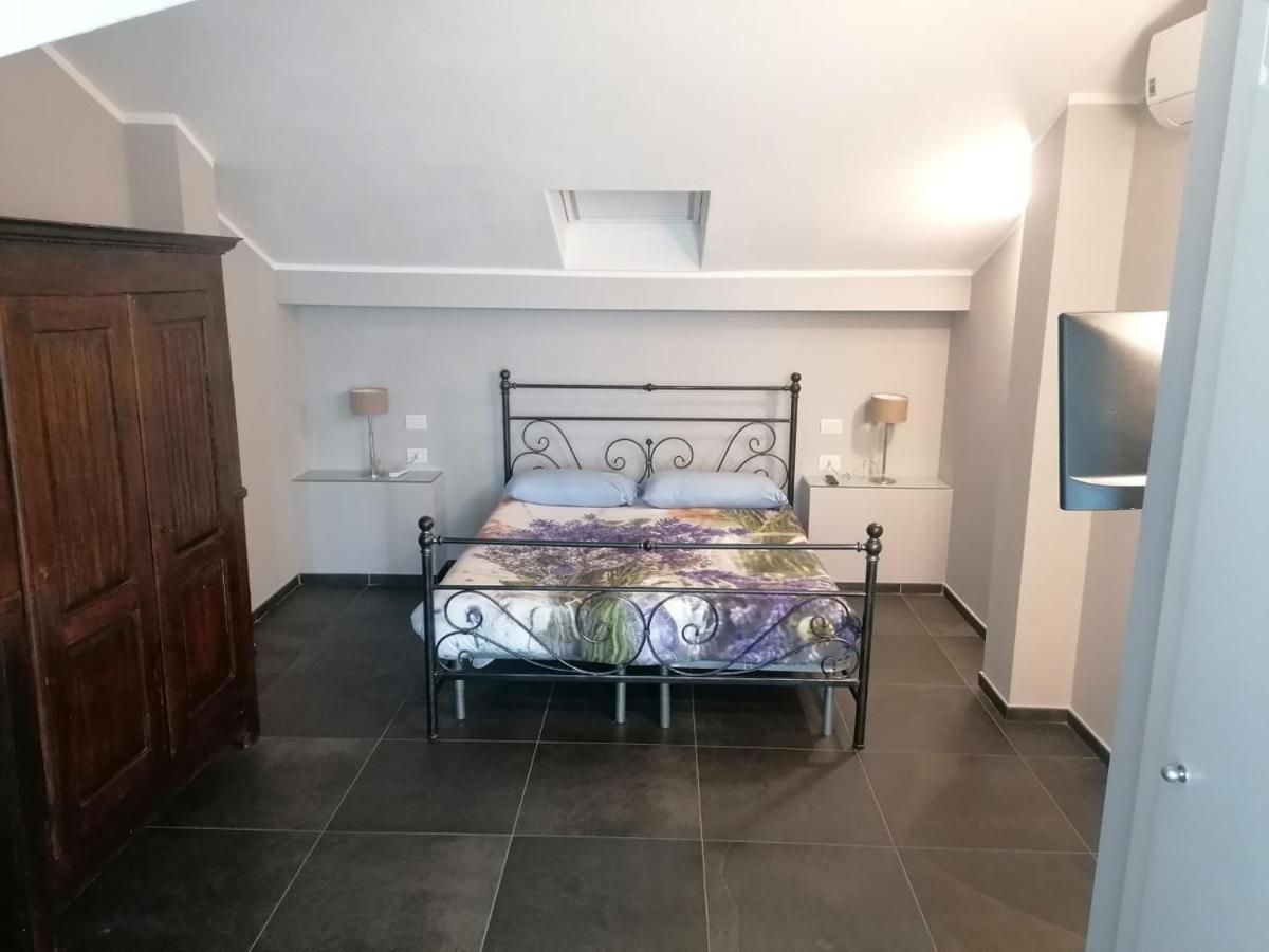 Collina Di Cloe Apartment Guarene Exterior photo