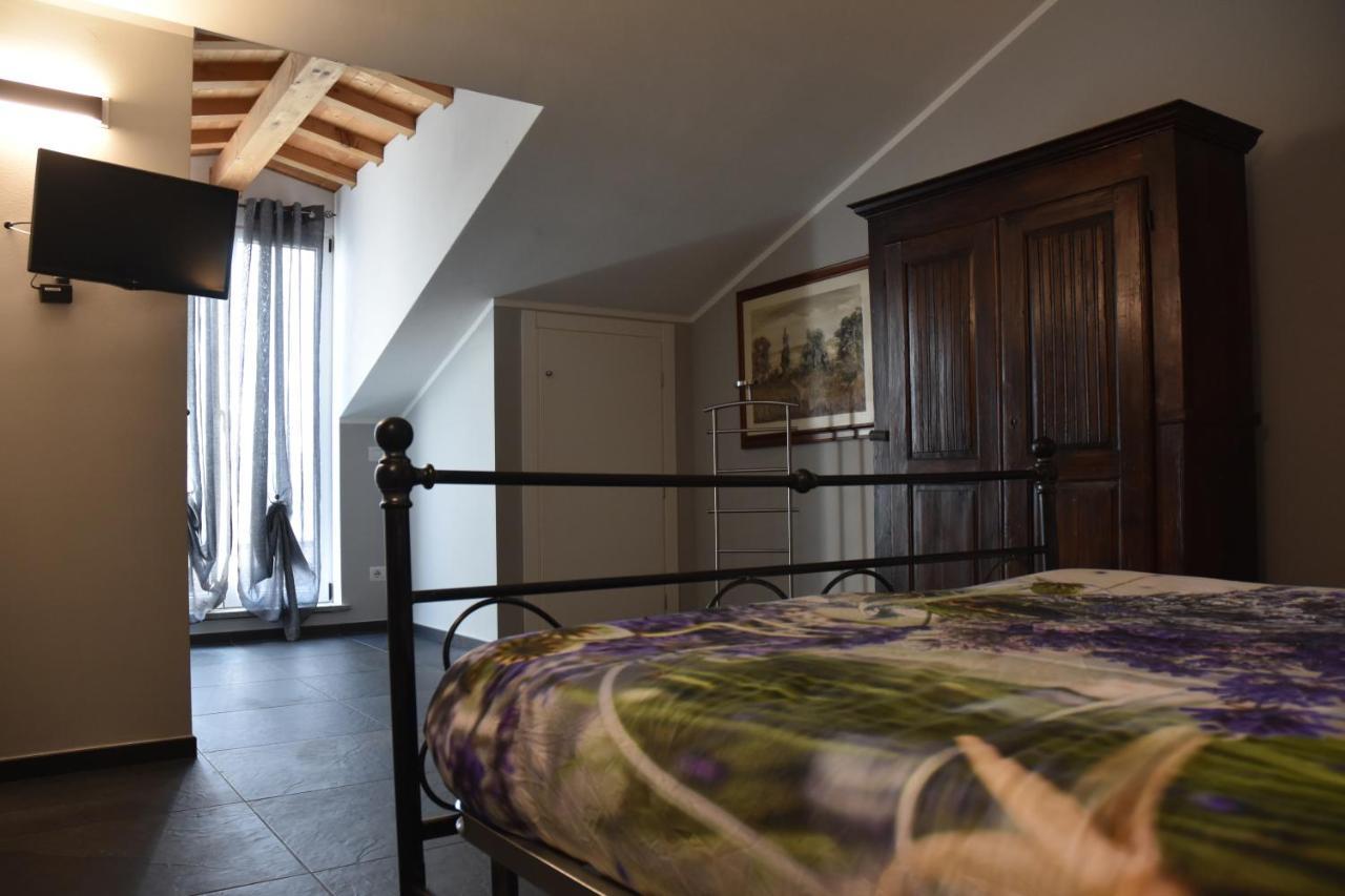 Collina Di Cloe Apartment Guarene Exterior photo