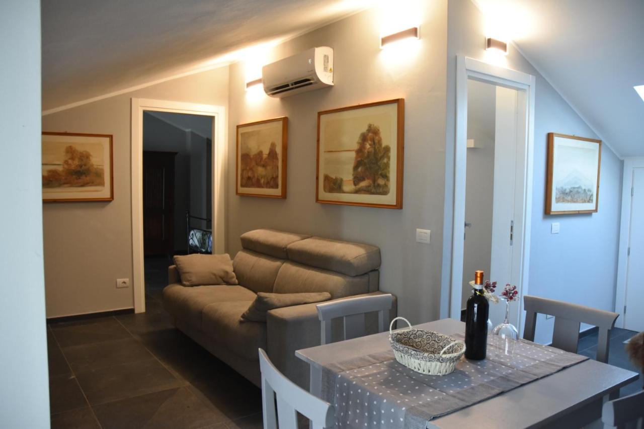 Collina Di Cloe Apartment Guarene Exterior photo